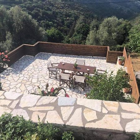 Villa Livas Kavallos  ภายนอก รูปภาพ