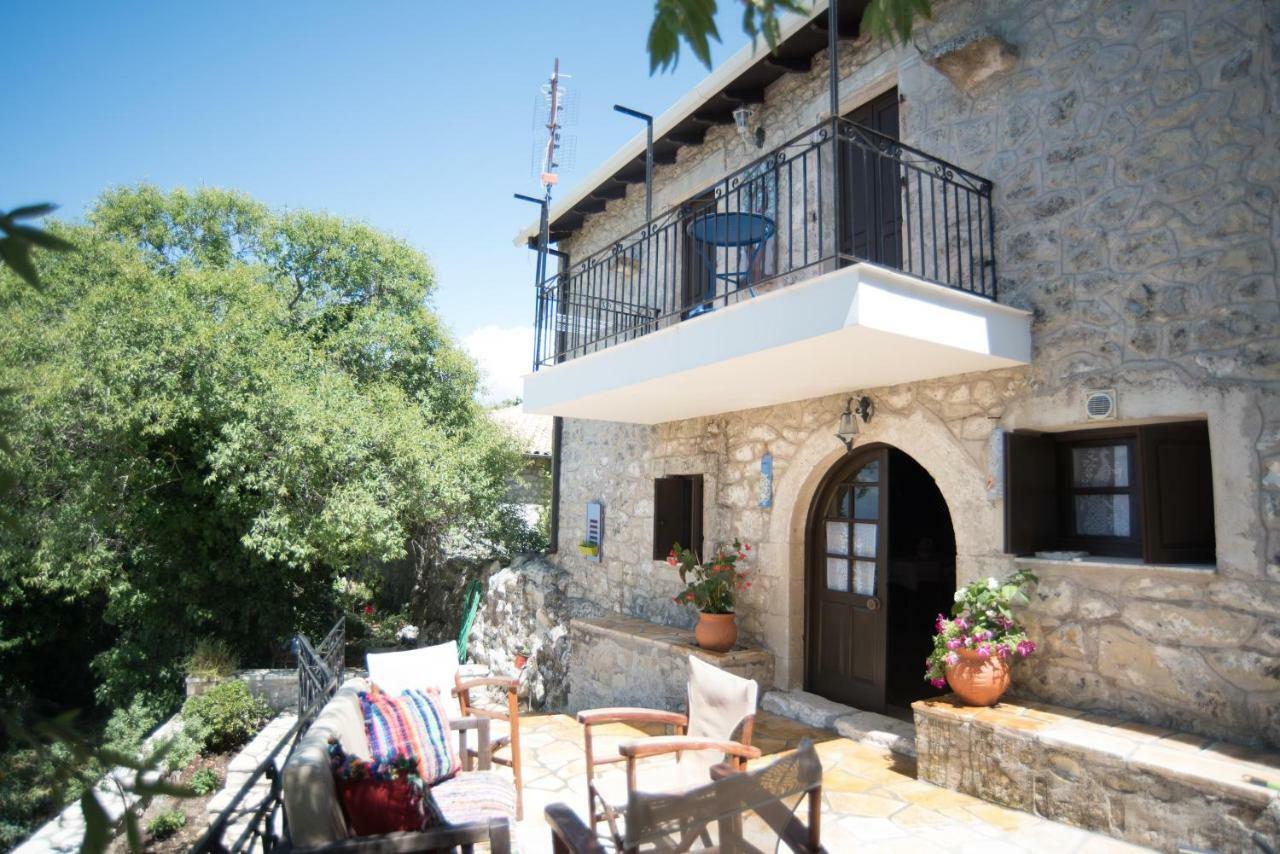 Villa Livas Kavallos  ภายนอก รูปภาพ