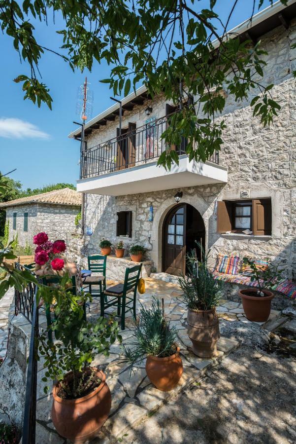 Villa Livas Kavallos  ภายนอก รูปภาพ