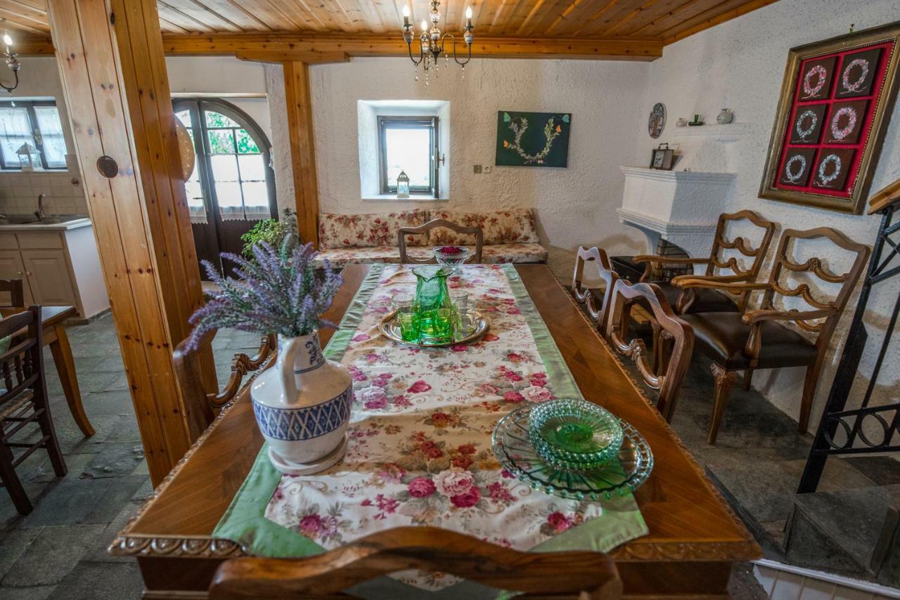 Villa Livas Kavallos  ภายนอก รูปภาพ