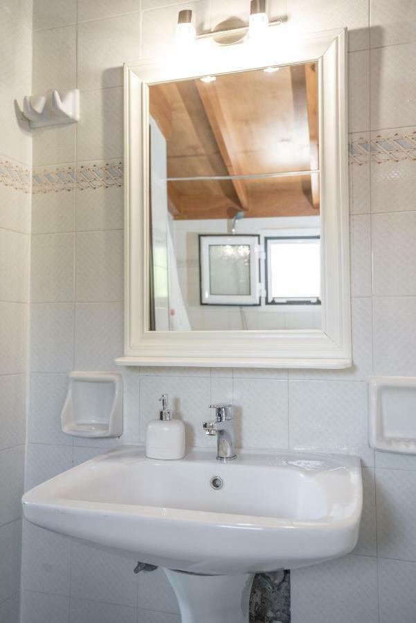 Villa Livas Kavallos  ภายนอก รูปภาพ