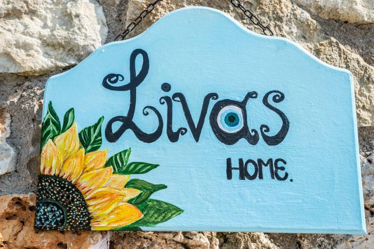 Villa Livas Kavallos  ภายนอก รูปภาพ