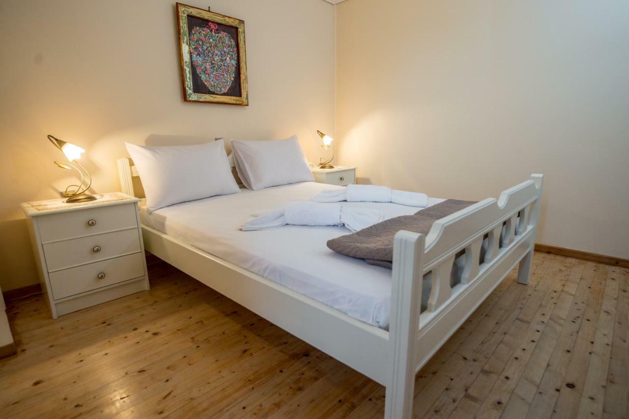 Villa Livas Kavallos  ภายนอก รูปภาพ