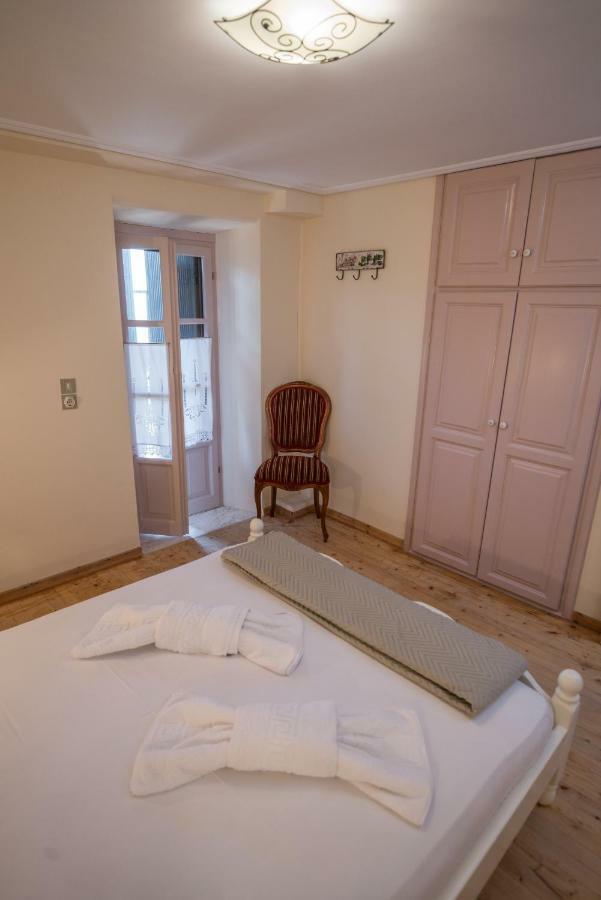 Villa Livas Kavallos  ภายนอก รูปภาพ