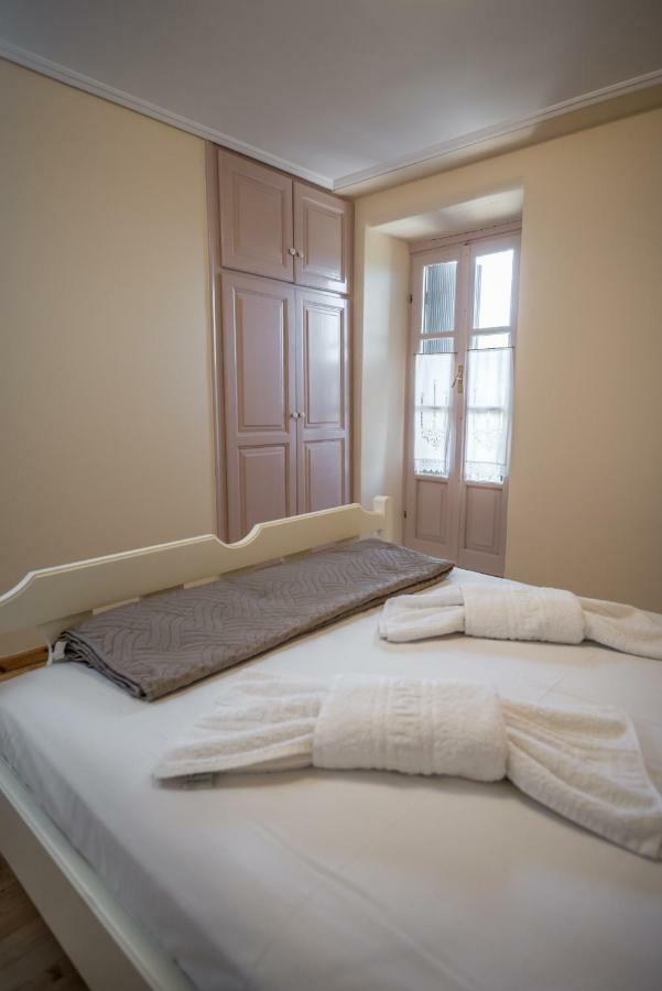 Villa Livas Kavallos  ภายนอก รูปภาพ