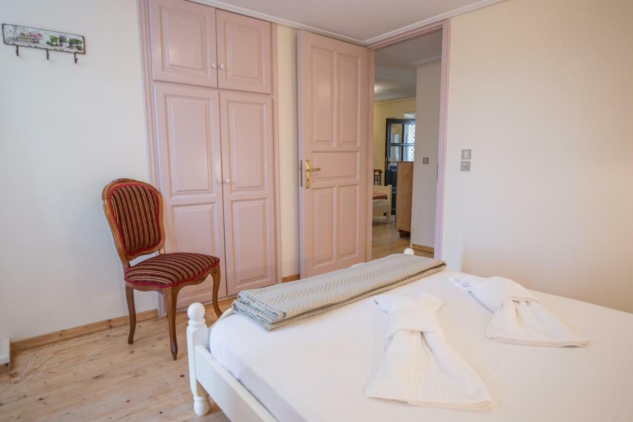 Villa Livas Kavallos  ภายนอก รูปภาพ